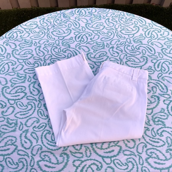 LARRY LEVINE WHITE CAPRI PANTS SIZE 4 - Picture 8 of 8